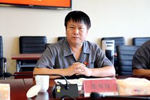 公司党委组织开展理论学习中心组集体学习